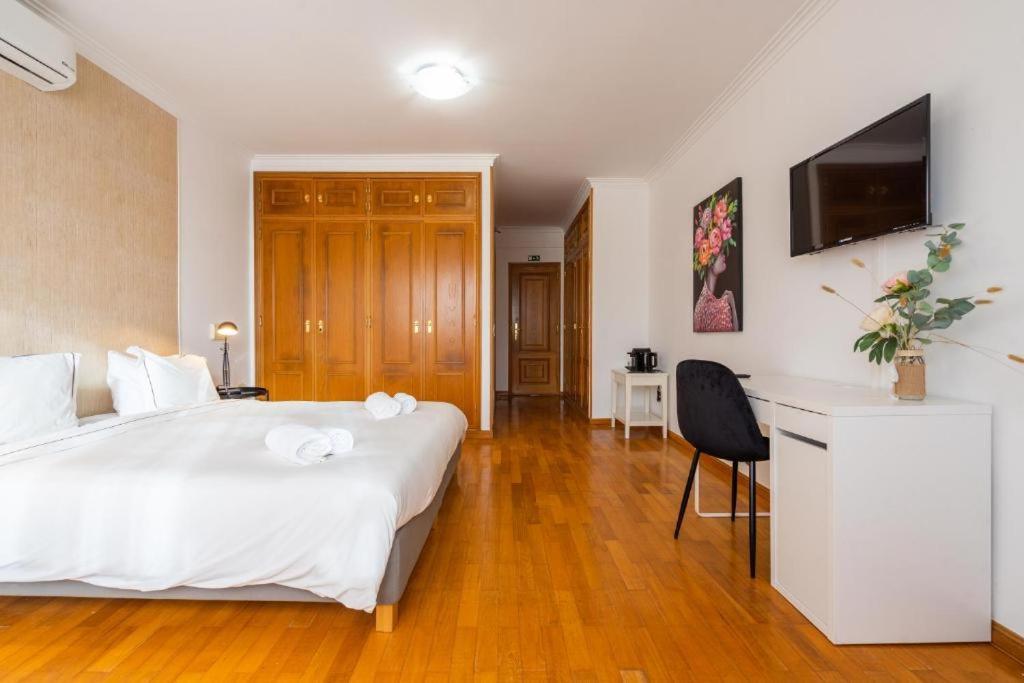 Kubata Hill Hotel Parede Ngoại thất bức ảnh