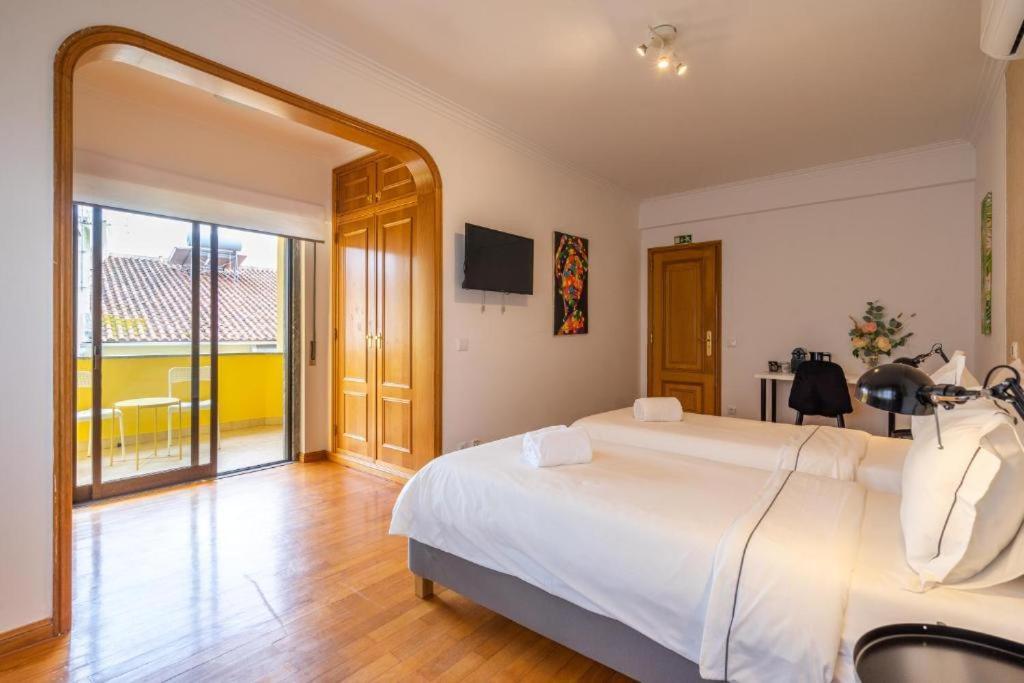 Kubata Hill Hotel Parede Ngoại thất bức ảnh
