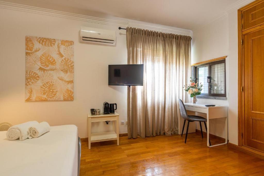 Kubata Hill Hotel Parede Ngoại thất bức ảnh